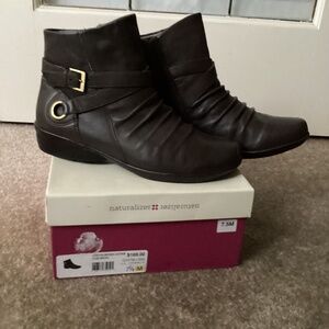Naturalizer - Canyon Brown Leather short boot